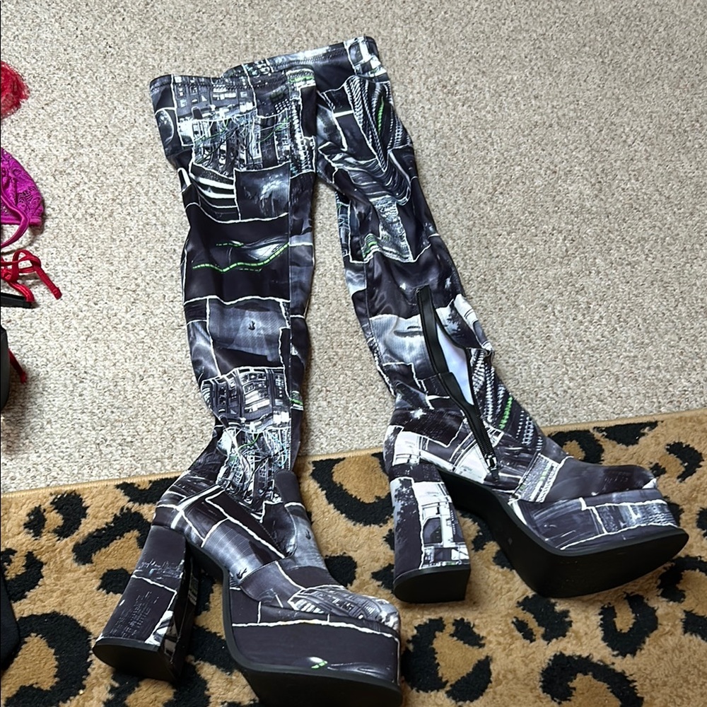 Dolls Kill UFO Over The Knee Boots 👽🛸
